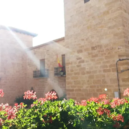 Aparta-estudio El Castillo Apartment Celadas